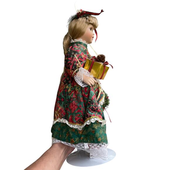 Heritage Signature Collection Christmas Porcelain Doll Nicole Vtg 1998 #30018 - Picture 5 of 14